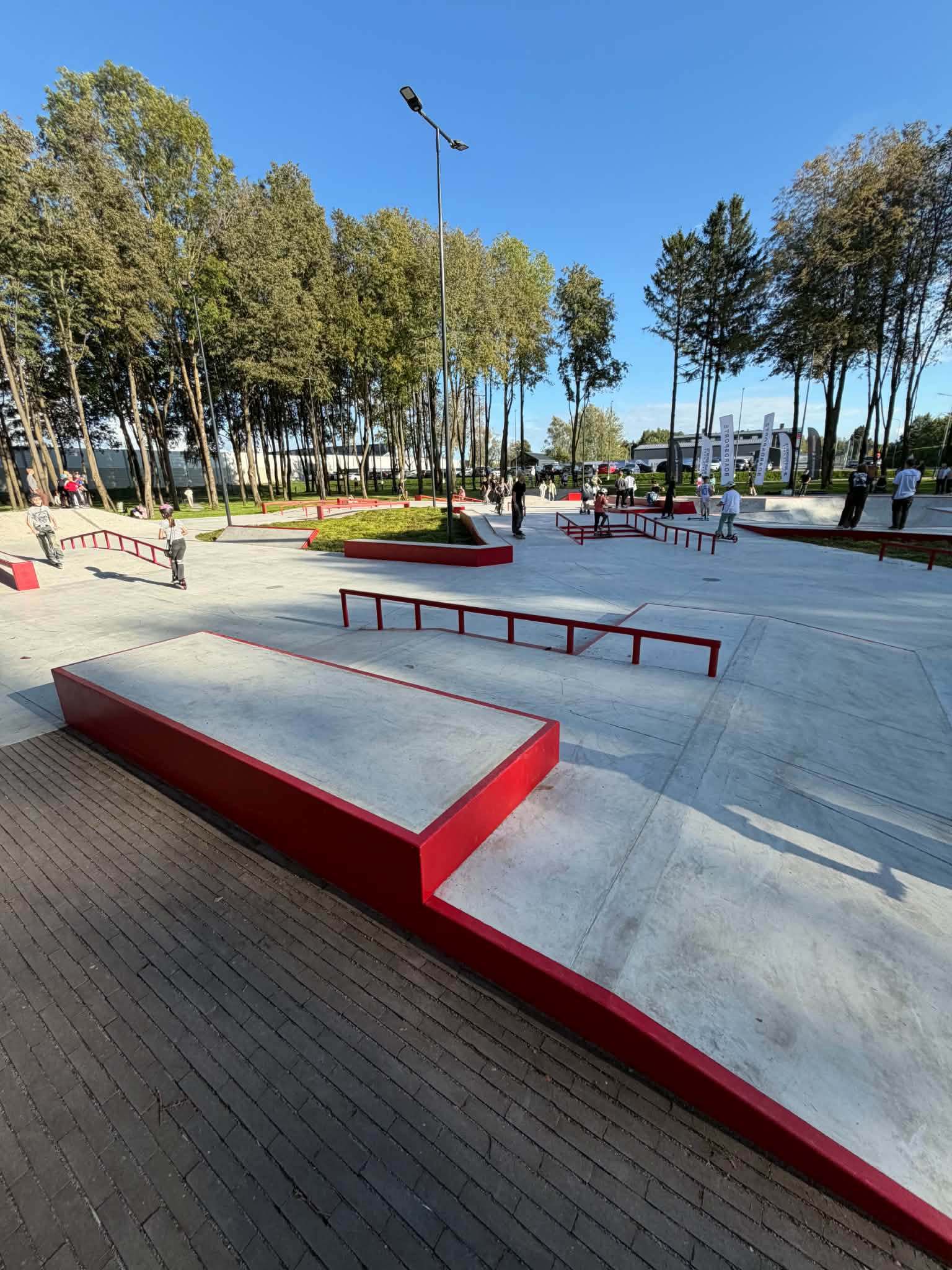 giraites-skate-parkas-projektavimas-spotramps Giraitės betono skate parko projektas, 1550 m2 street plaza su bowl baseinu, MB Spotramps.